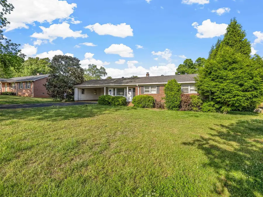 299 Mcabee Rd, Roebuck, SC 29369 - #3