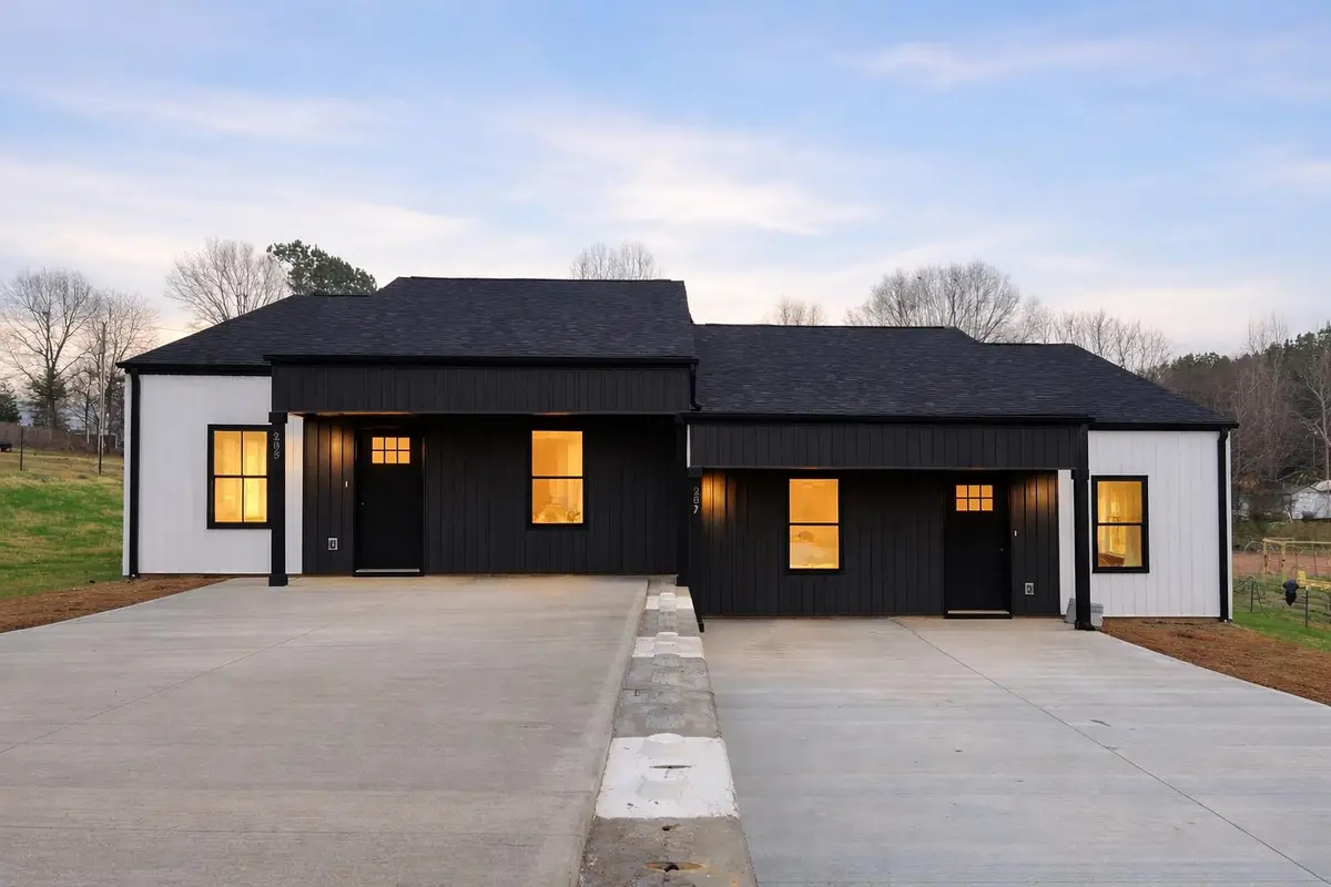 285/287 Scenic Avenue, Campobello, SC 29322 - #1