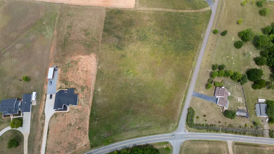 606 Mcswain Rd, Chesnee, SC 29323 - #2