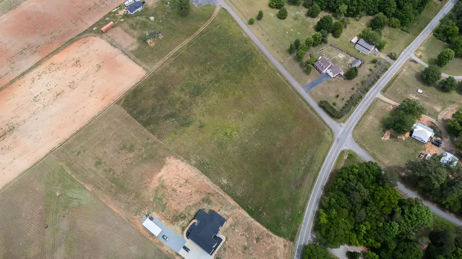 606 Mcswain Rd, Chesnee, SC 29323 - #3