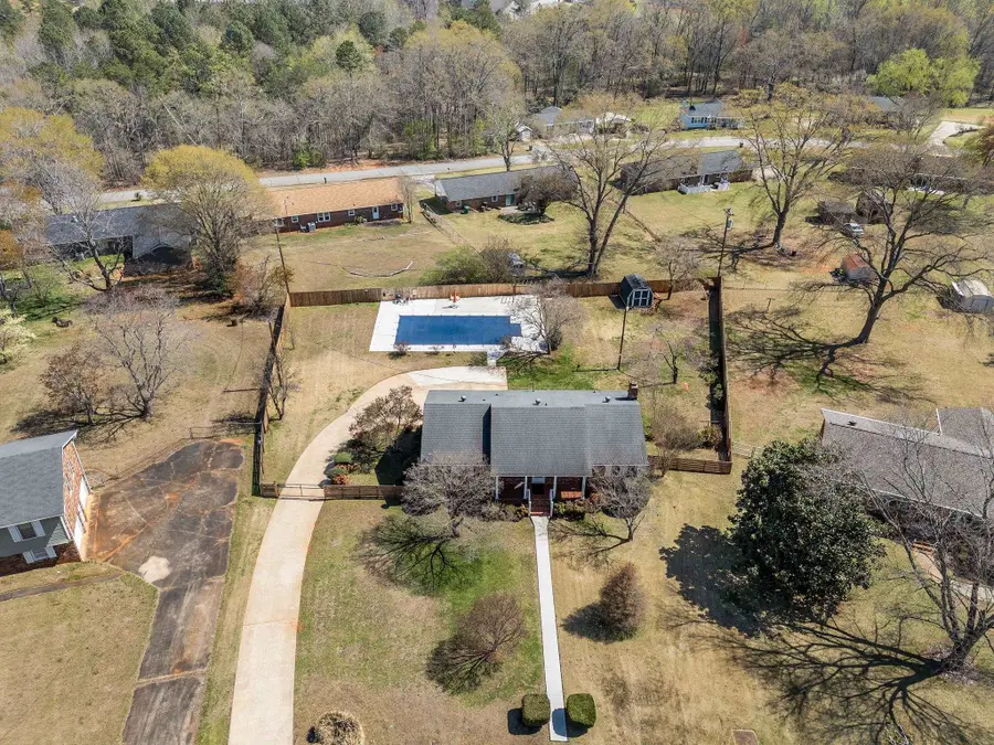 404 Shamrock Dr, Boiling Springs, SC 29316 - #2