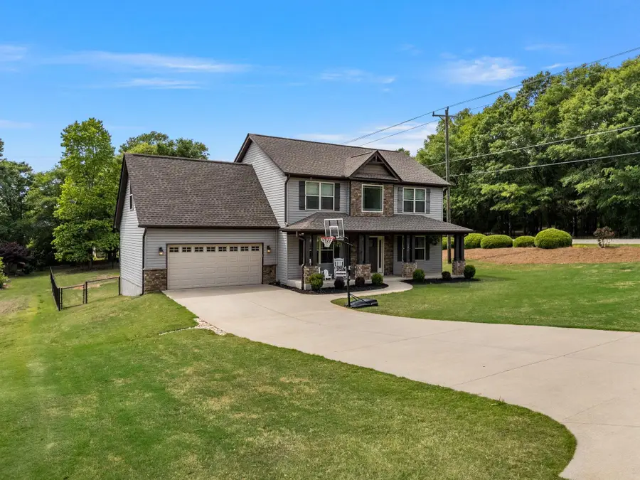 104 Long Creek Ct, Inman, SC 29349 - #2