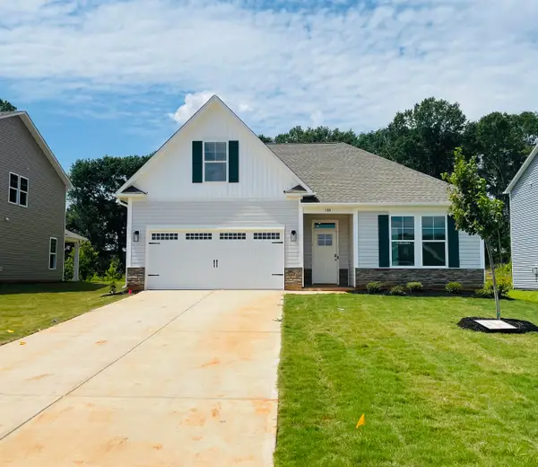 184 Hunter Ridge Drive, Boiling Springs, SC 29316