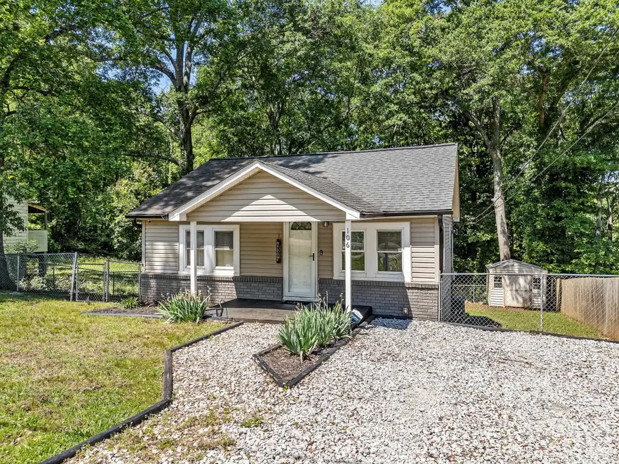 106 Delaware Street, Chesnee, SC 29323 - #3