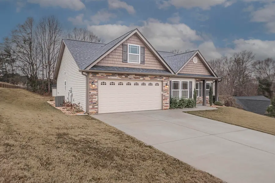 211 Daybreak Court, Wellford, SC 29385 - #2