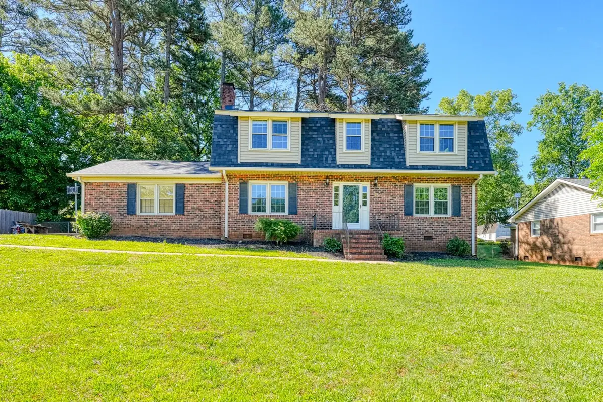 210 Oakmont Dr, Boiling Springs, SC 29316 - #1