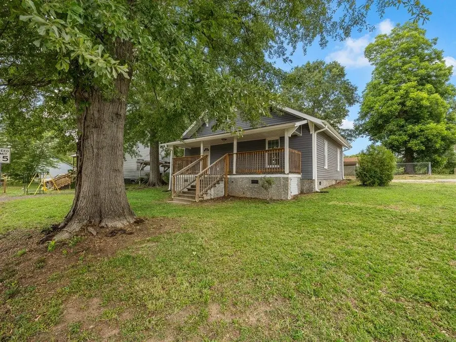 207 Poole Street, Woodruff, SC 29388-1633 - #2