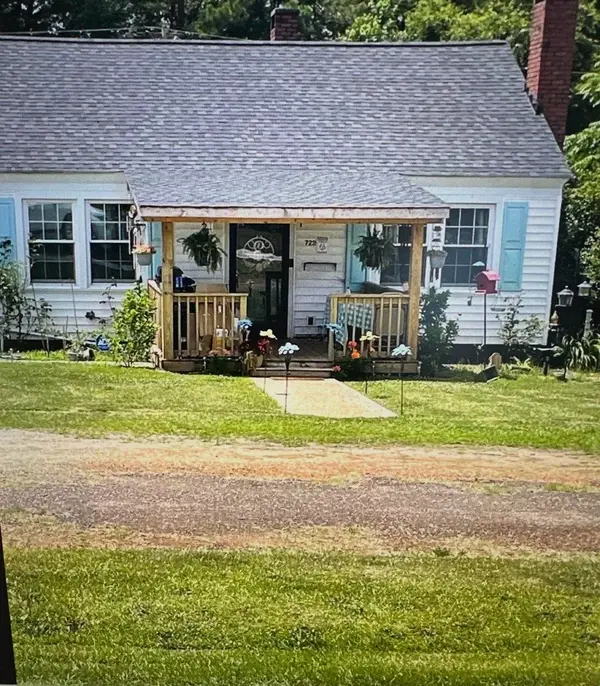 722 Syphrit Road, Wellford, SC 29385