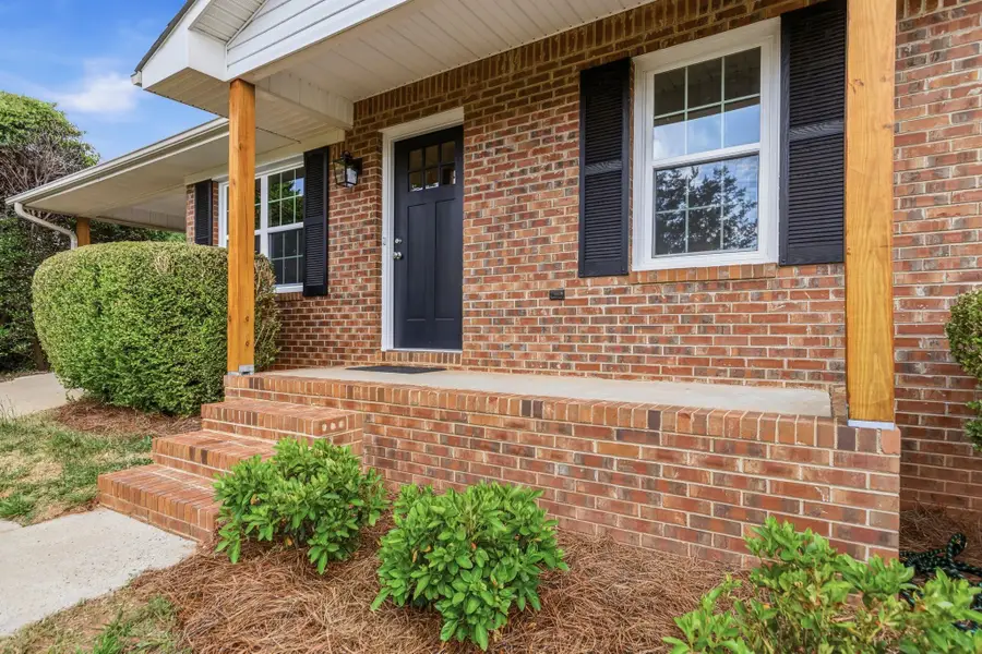 154 Glassy Dr, Inman, SC 29349 - #3