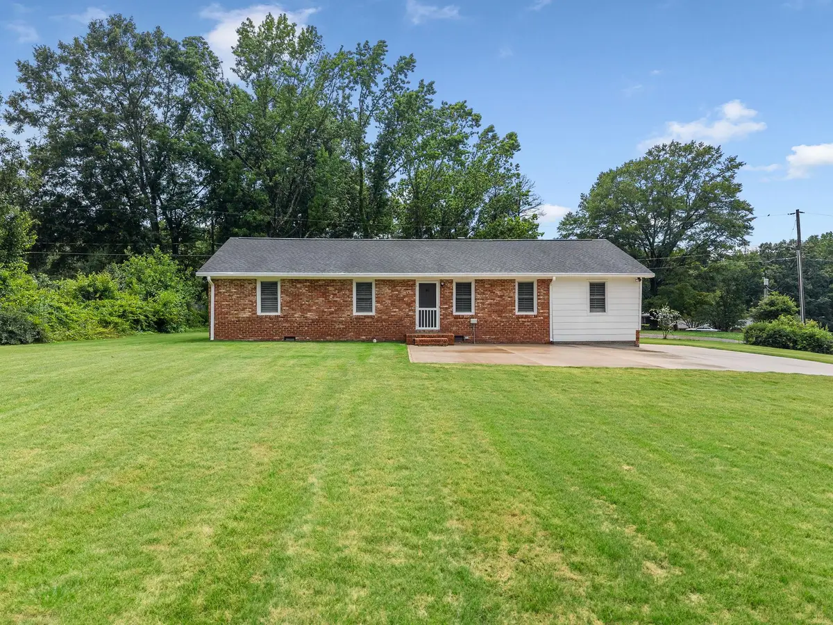 175 Foster St, Cowpens, SC 29330 - #1
