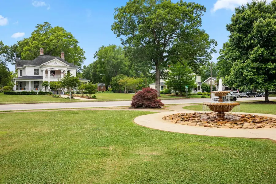530 E Rutledge Avenue, Gaffney, SC 29340 - #2
