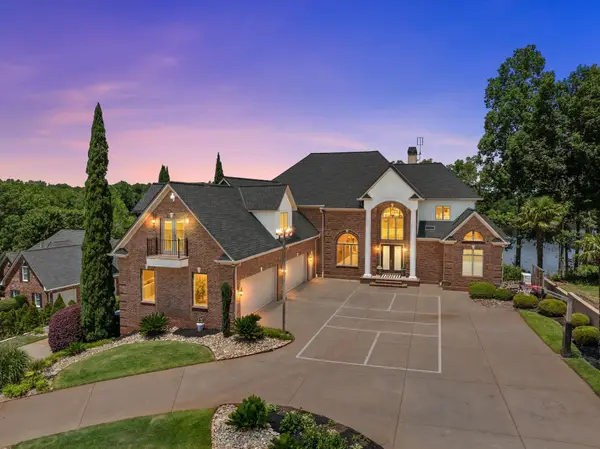 204 E Caledonia Court, Inman, SC 29349