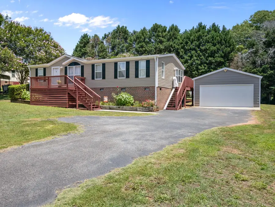 324 Groce Meadow Rd, Taylors, SC 29687 - #2