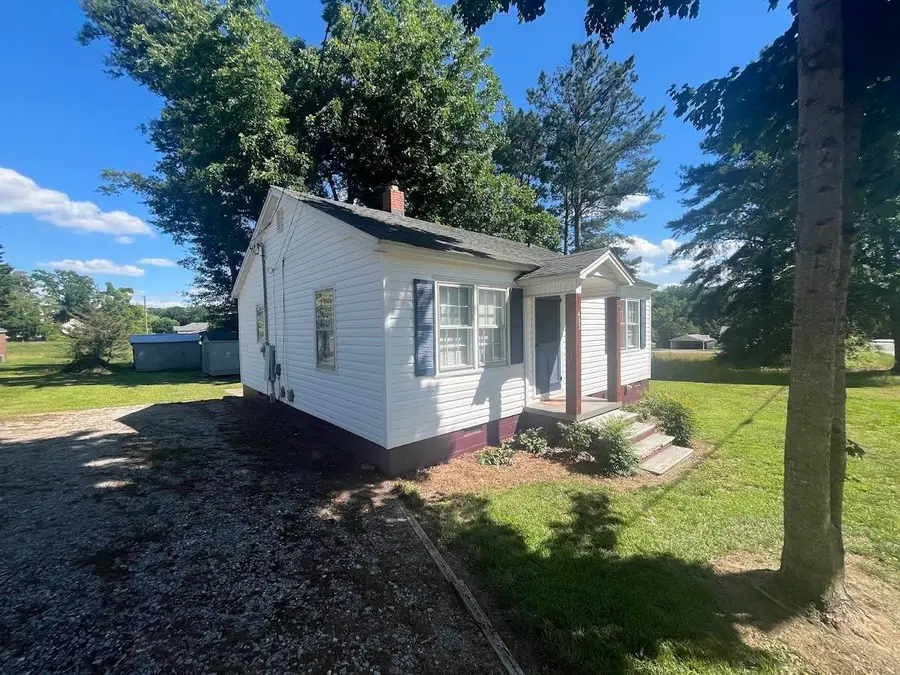 403 Thompson St, Gaffney, SC 29341 - #3