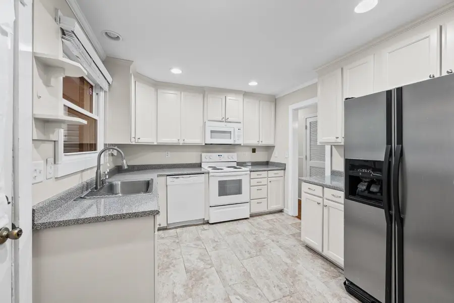 17 Eisenhower Drive, Greenville, SC 29607 - #3