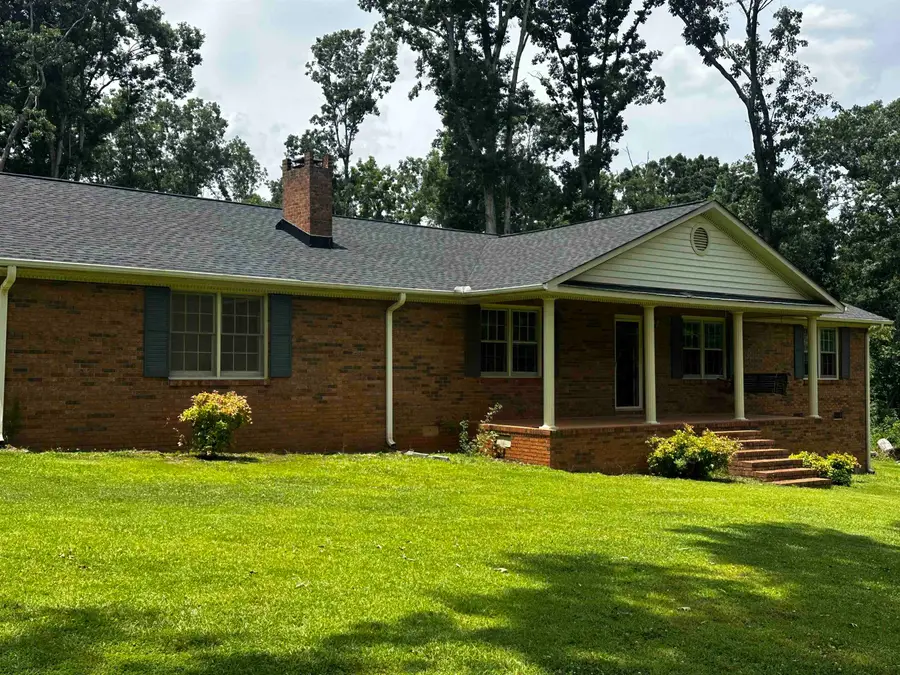 224 Hogg Rd, Williamston, SC 29697 - #2
