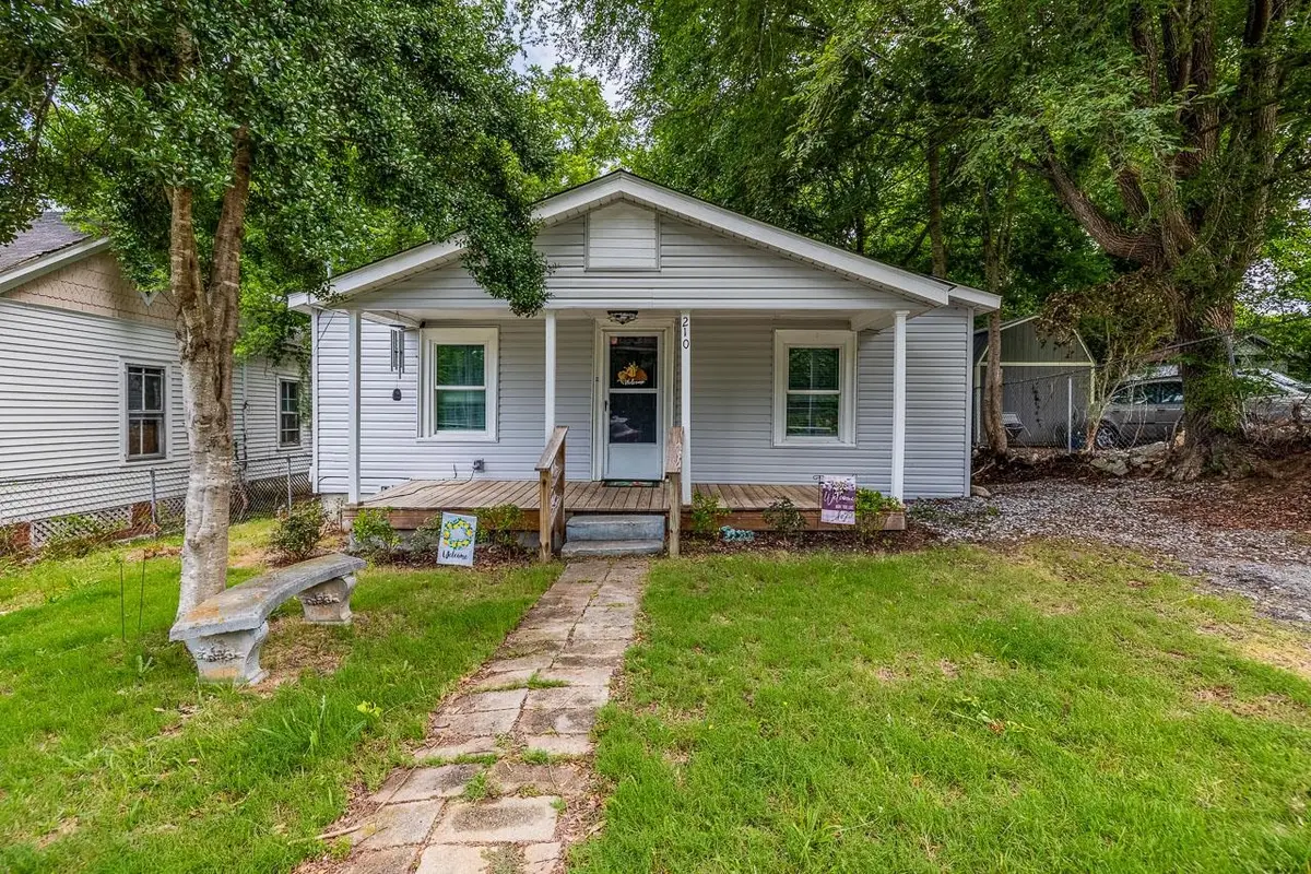 210 E Hampton Street, Laurens, SC 29361-0 - #1