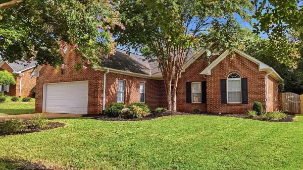 529 Fox Hurst Court, Moore, SC 29369