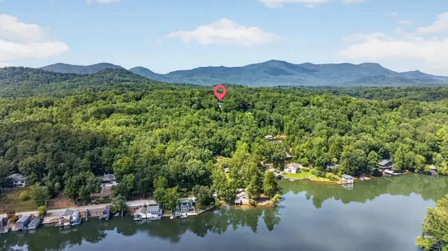 187 Caledonia Rd, Landrum, SC 29356 - #2