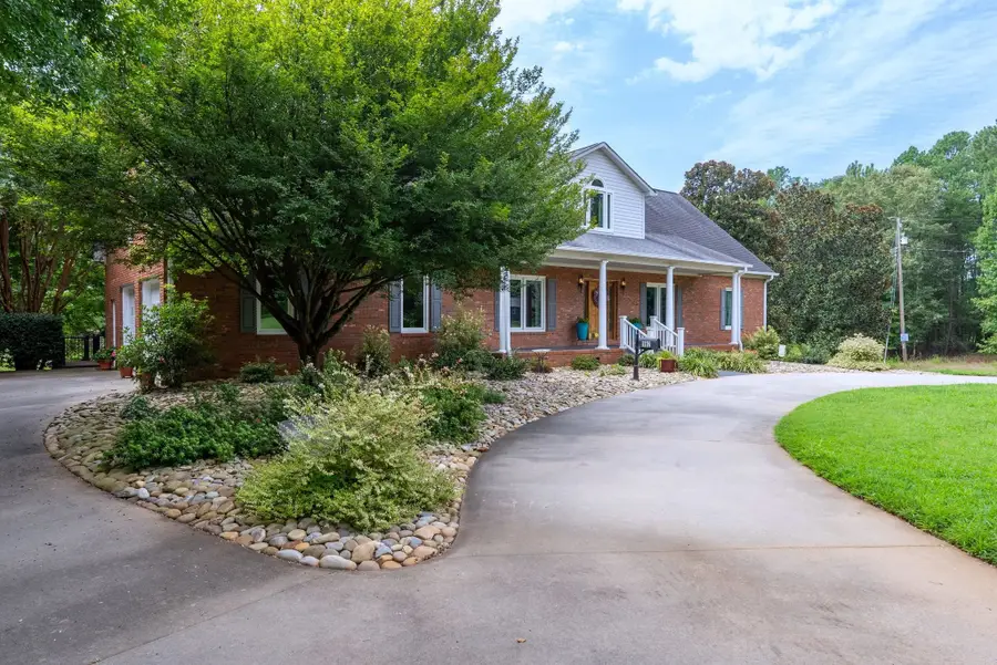 162 Sloans Grove Rd, Spartanburg, SC 29307 - #3