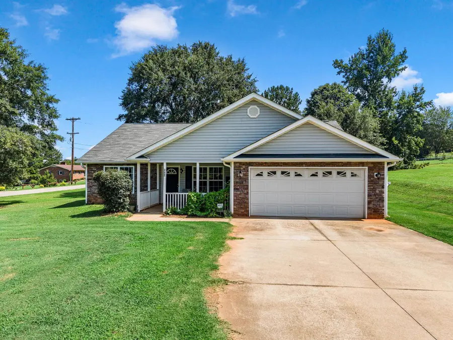 207 Gibbs Road, Wellford, SC 29385 - #3