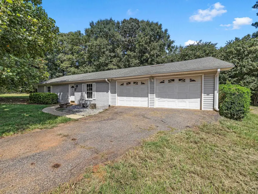 32 Brookville Drive, Wellford, SC 29385 - #3