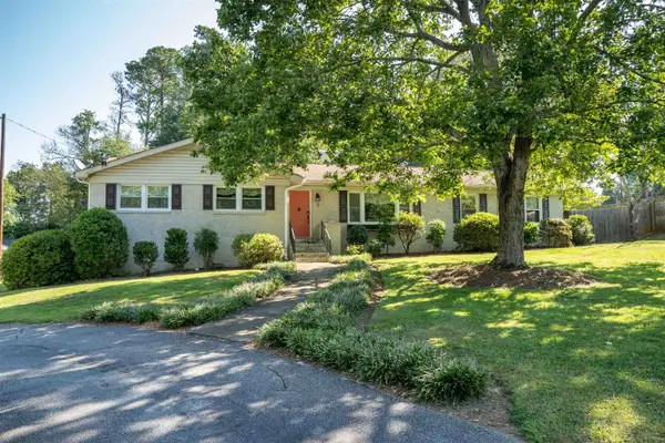 2 Selwyn Drive, Greenville, SC 29615