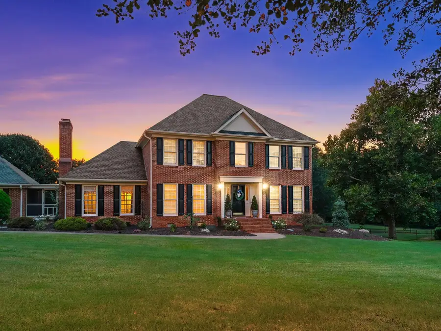 242 W Killarney, Moore, SC 29369 - #2