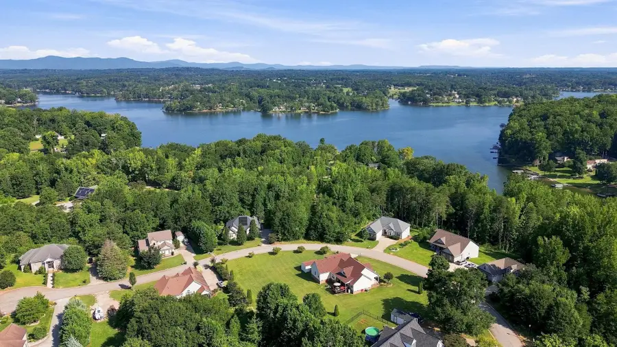 209 Roundstone Drive, Inman, SC 29349 - #2