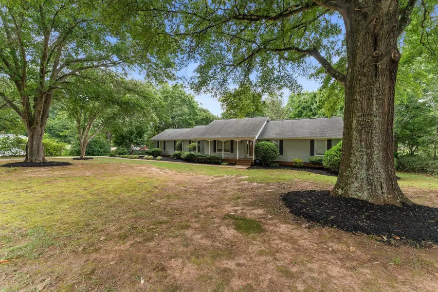 1014 E Queen Street, Pendleton, SC 29670 - #2