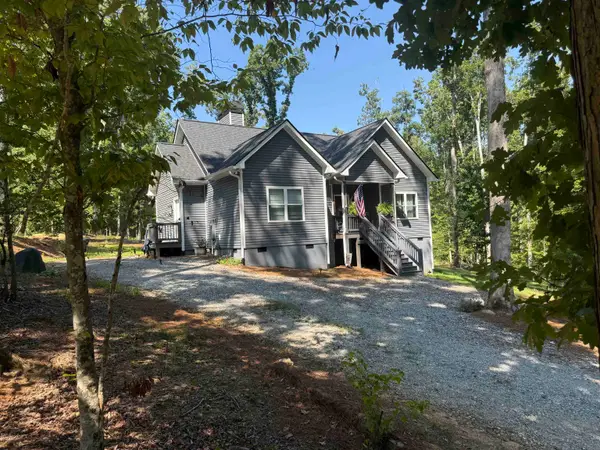 54 Lakeview Road, Fountain Inn, SC 29644