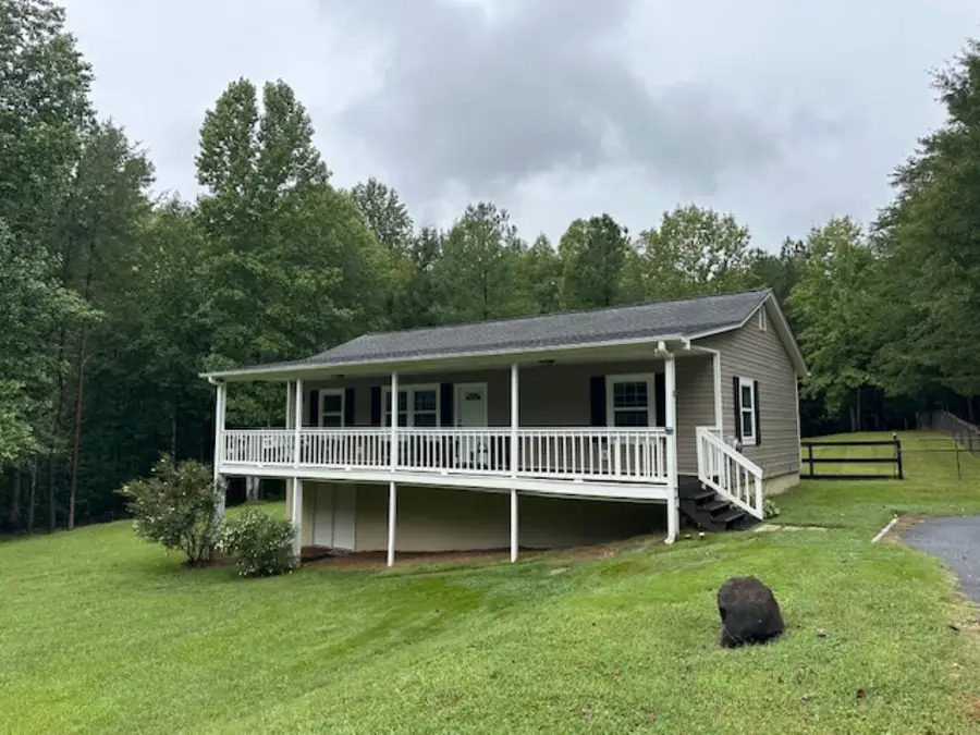 1095 E Prince Road, Landrum, SC 29356 - #2