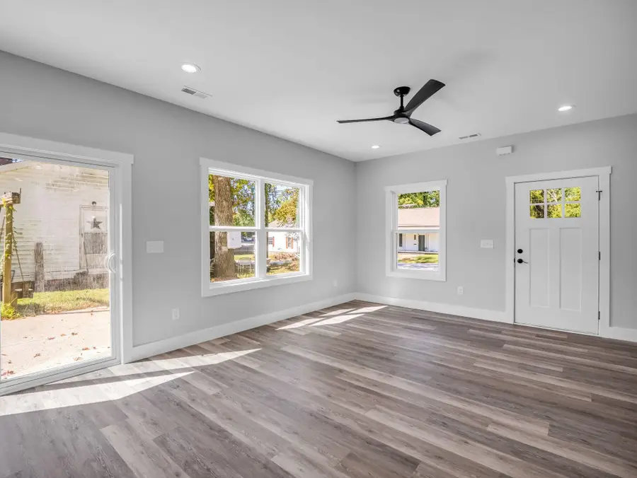 304 Oakland Ave, Gaffney, SC 29341 - #3