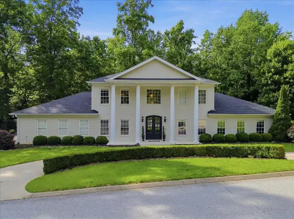 104 Paris Glen Way, Greenville, SC 29609