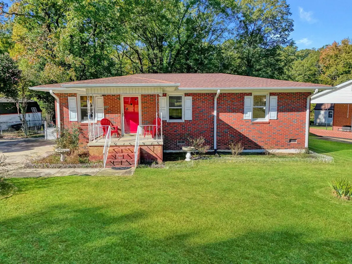 446 Meadowbrook Avenue, Woodruff, SC 29388 - #1