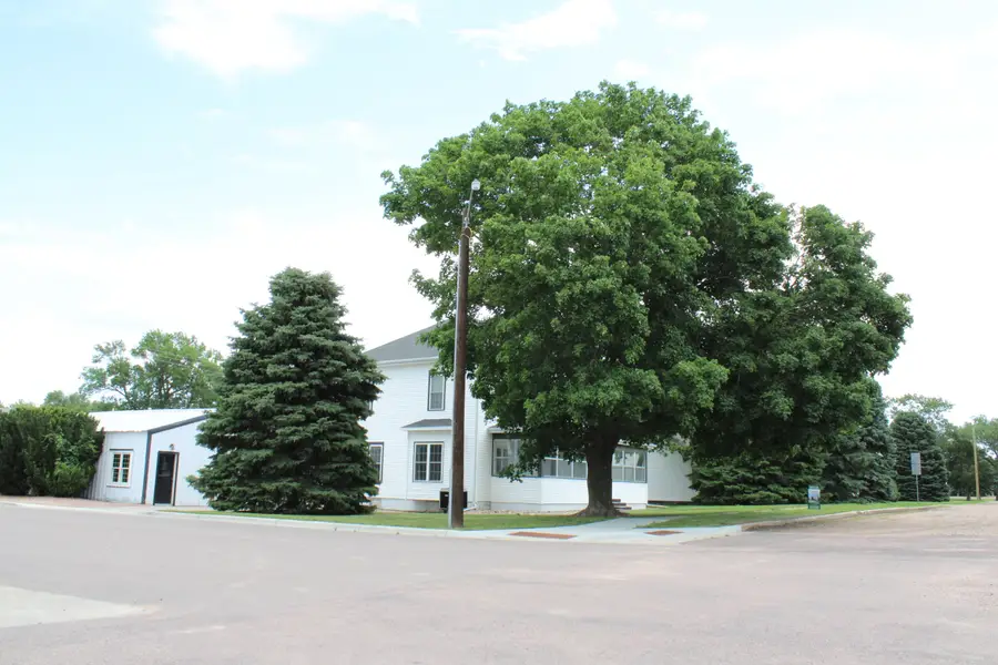 420 E Main St, Corsica, SD 57328 - Image #2