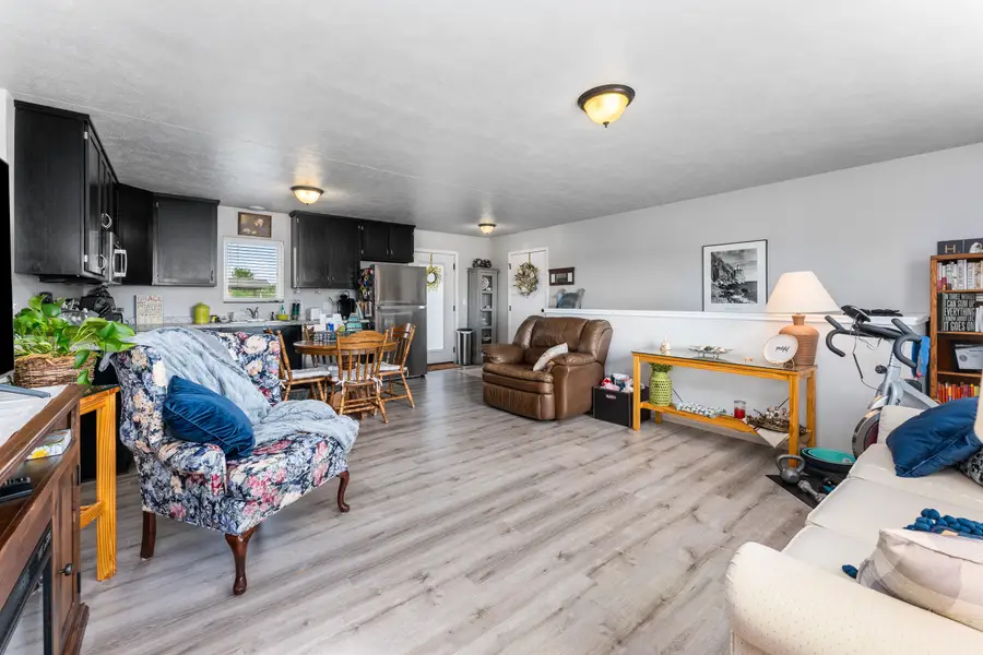 203 Cherry Lane, Chamberlain, SD 57325 - Image #3