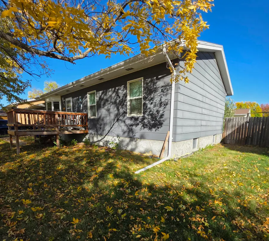 212 S Wallace St, Mitchell, SD 57301 - Image #2