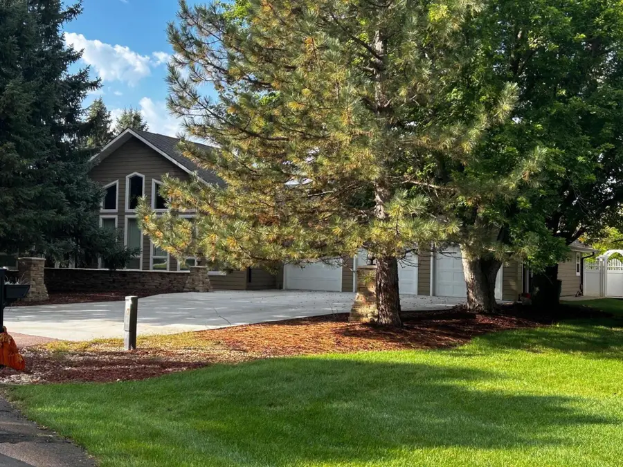 1309 Ridge Rd, Mitchell, SD 57301 - Image #3