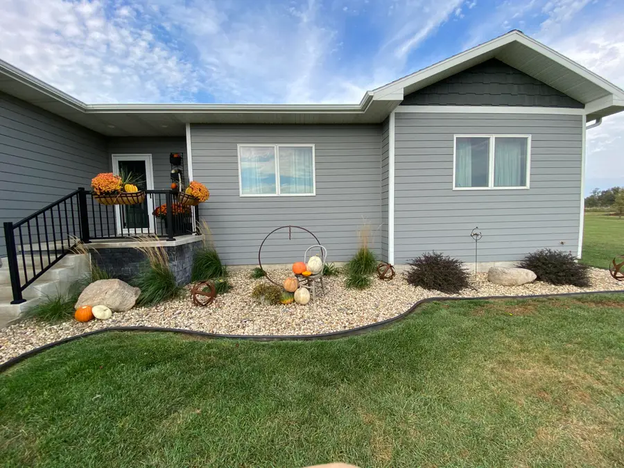 25665 Kibbee Ct, Mitchell, SD 57301 - Image #3