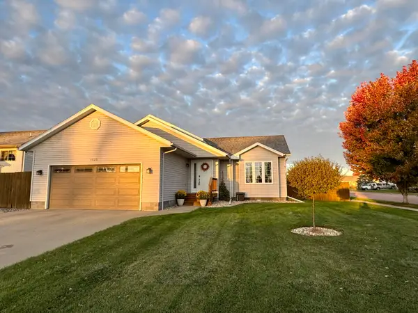 1525 N Wisconsin St, Mitchell, SD 57301