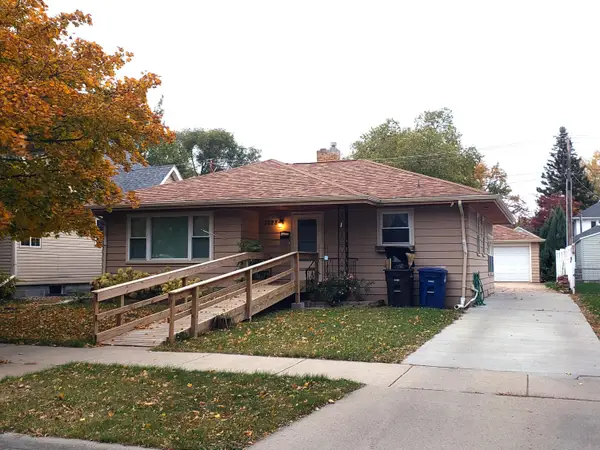 1028 E 4th Ave, Mitchell, SD 57301