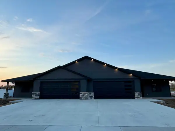 1120 Carl Rd, Mitchell, SD 57301