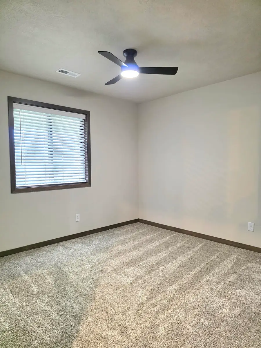 119 N Fairway St, Howard, SD 57349 - Image #2