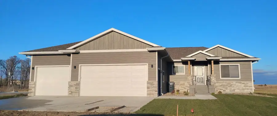 610 S Byron Blvd, Chamberlain, SD 57325 - Image #2