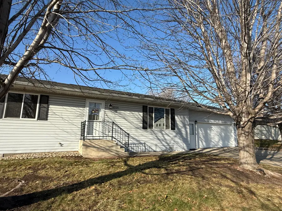 1705 N Wisconsin St, Mitchell, SD 57301 - Image #3