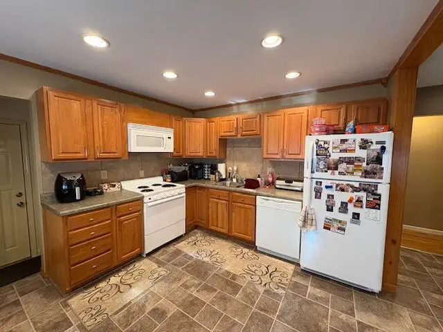1312 Bridle Dr, Mitchell, SD 57301 - Image #3
