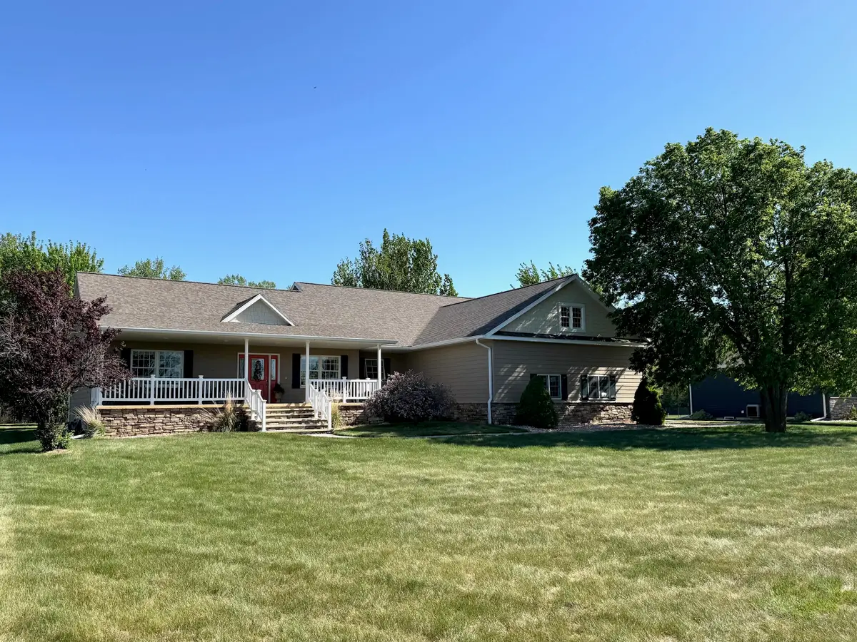 740 N Harmon Dr, Mitchell, SD 57301 - Image #1