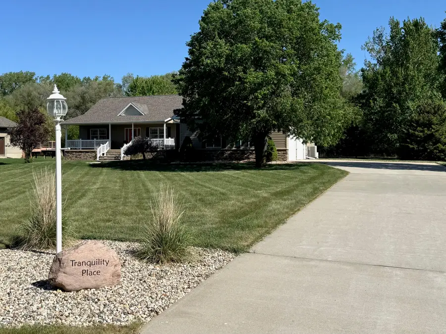 740 N Harmon Dr, Mitchell, SD 57301 - Image #2