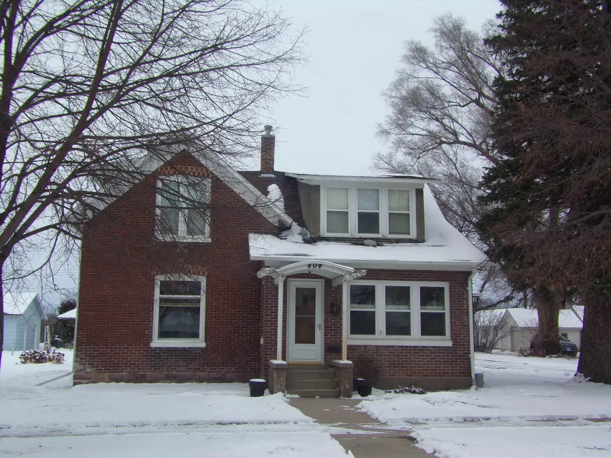 404 E Hanson Ave, Mitchell, SD 57301 - Image #1